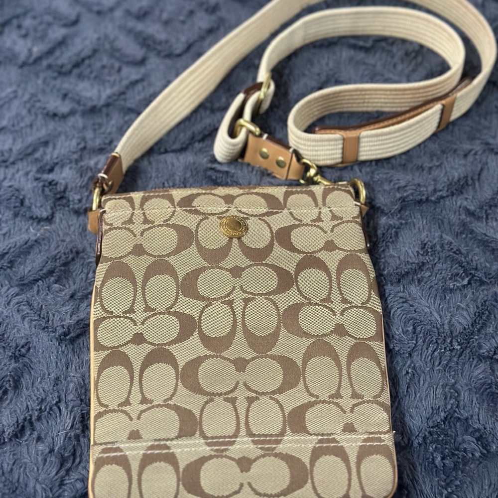 Coach Signature C Crossbody bag